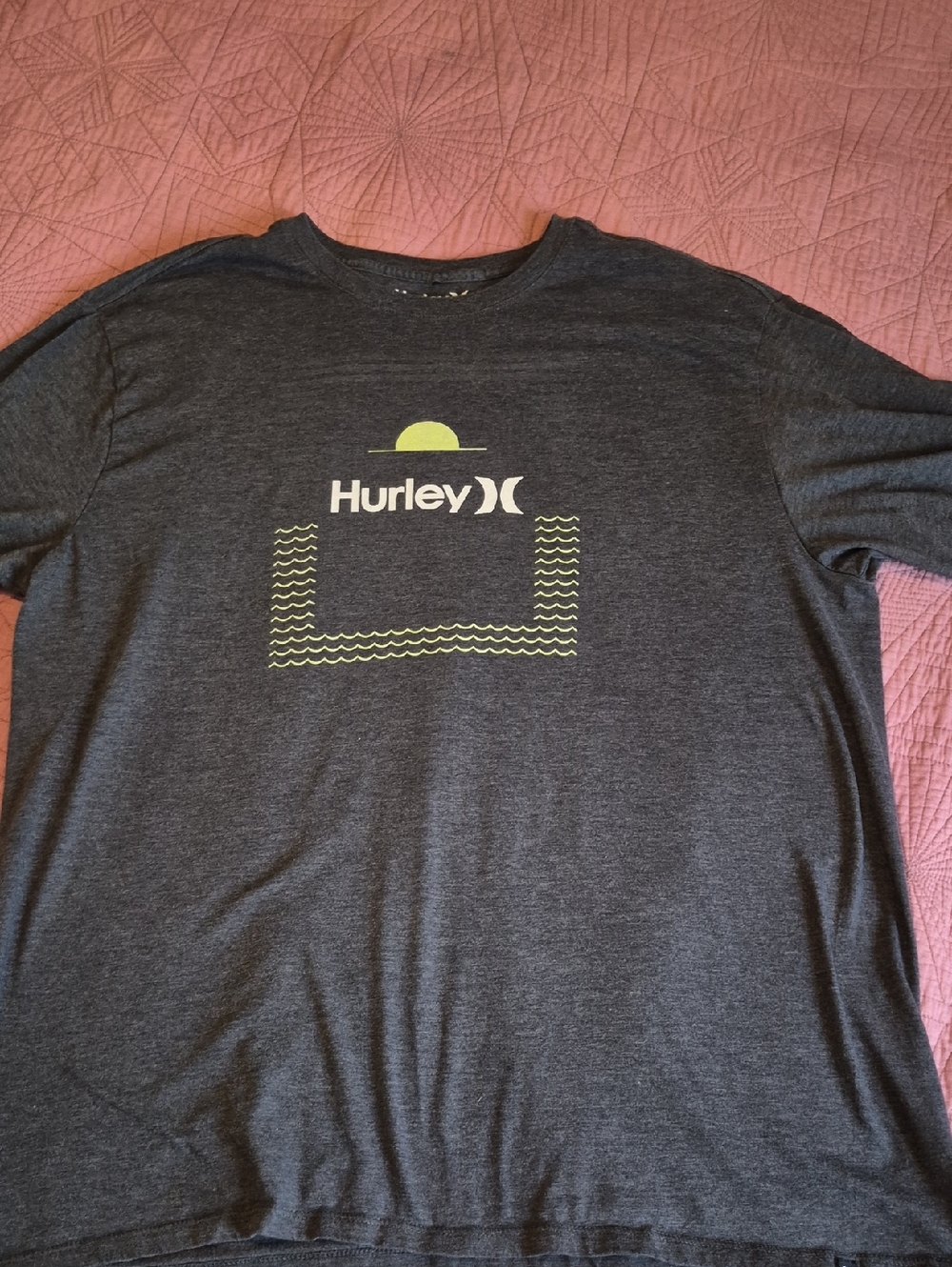 Hurley Men's Dark Gray Graphic Logo Tee - Charcoal with Lime Accent